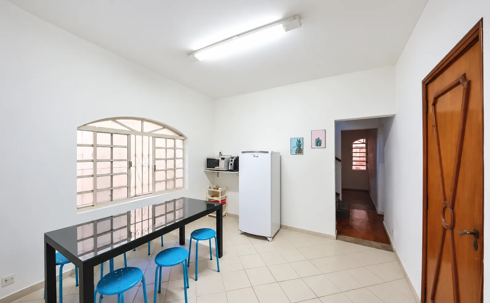 Cozinha equipada compartilhada do coliving em São Paulo